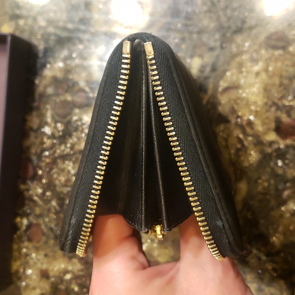 Prada Nylon zippy wallet black - Picture 10 of 12